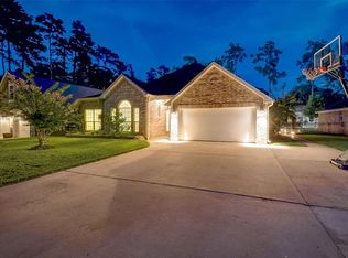 12053 Mustang Ave, Willis, TX 77378