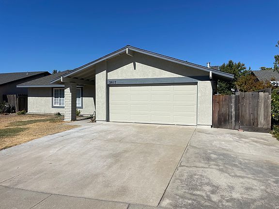 2nd image of 2617 Lincoln Oak Ct