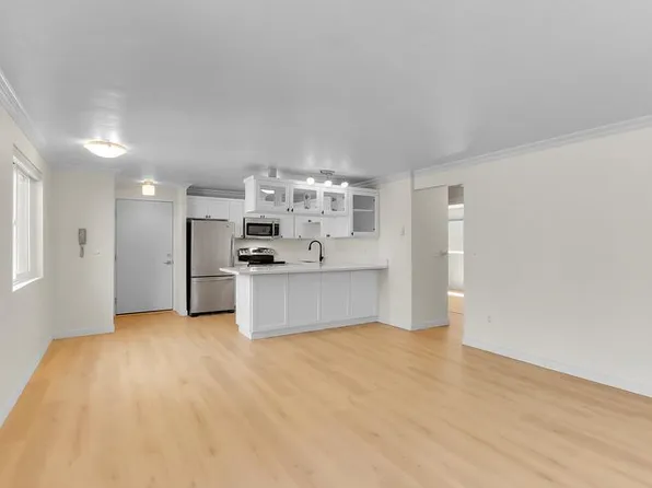 1752 NW 57th St APT 2, Seattle, WA 98107