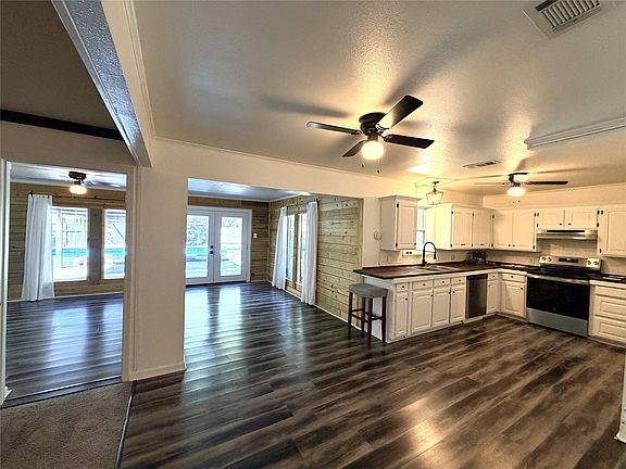 5th image of 211 Chimney Ln