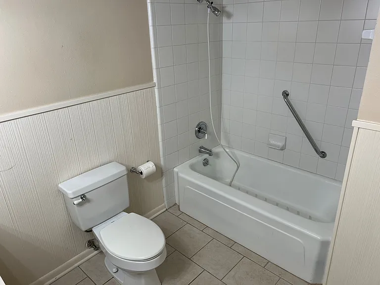 1918 Courtney Dr — Photo 17