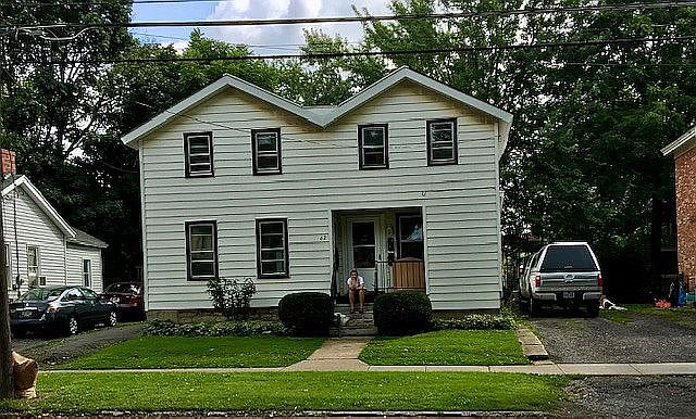 2 Family 62 Seymour St