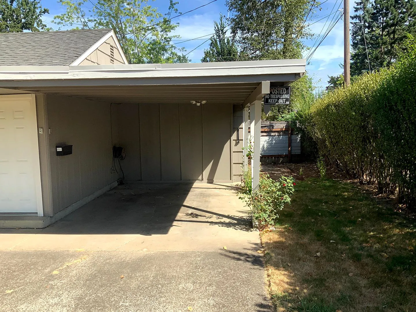 2 Bedroom Duplex Near UO Campus and Downtown — Photo 2