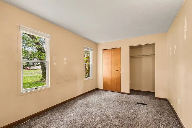 4 bed, 2200 sqft, $1,700 — Photo 4