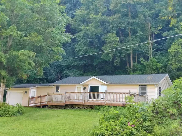 210 Valley View Dr, Decorah, IA 52101