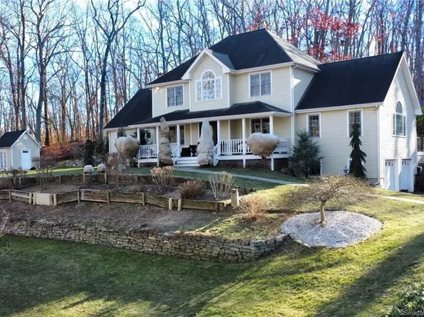 11 Kelly Court, Newtown, CT 06482