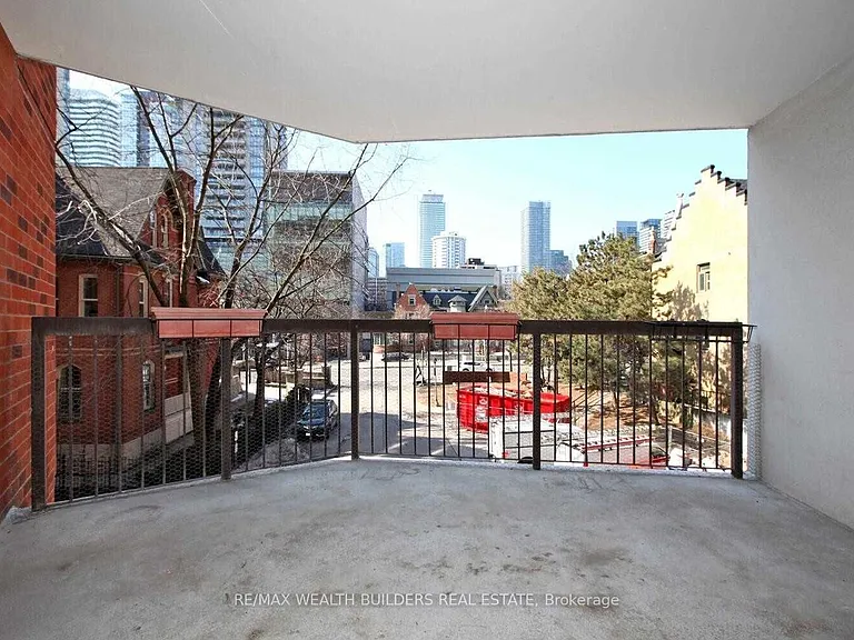77 Maitland Pl #207 — Photo 18