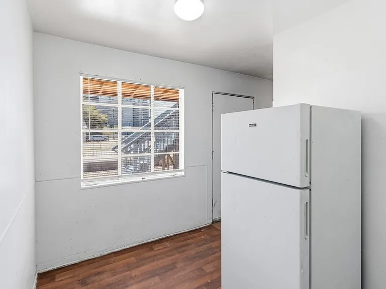 714 S 3rd St #4 — Photo 5