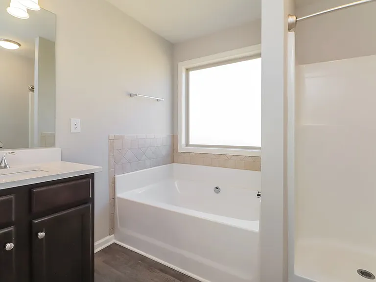 450 Louise Way — Photo 11