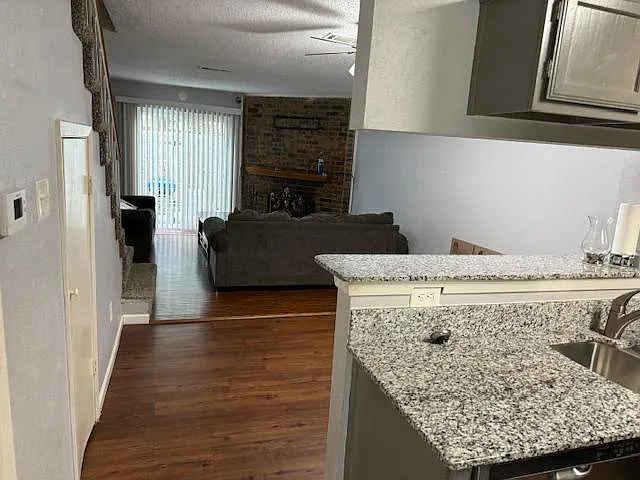 629 Carriagehouse Ln #H-1 — Photo 6