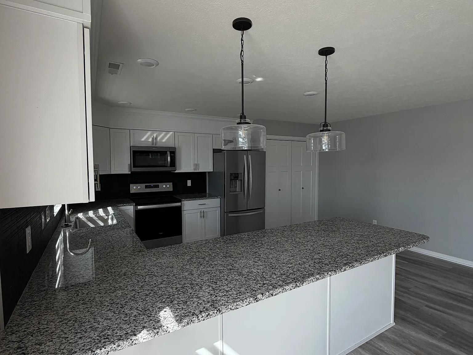 3 bed, 1774 sqft, $2,200 — Photo 4