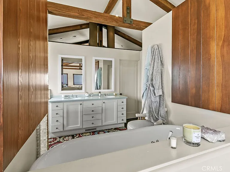 345 Emerald Bay — Photo 28