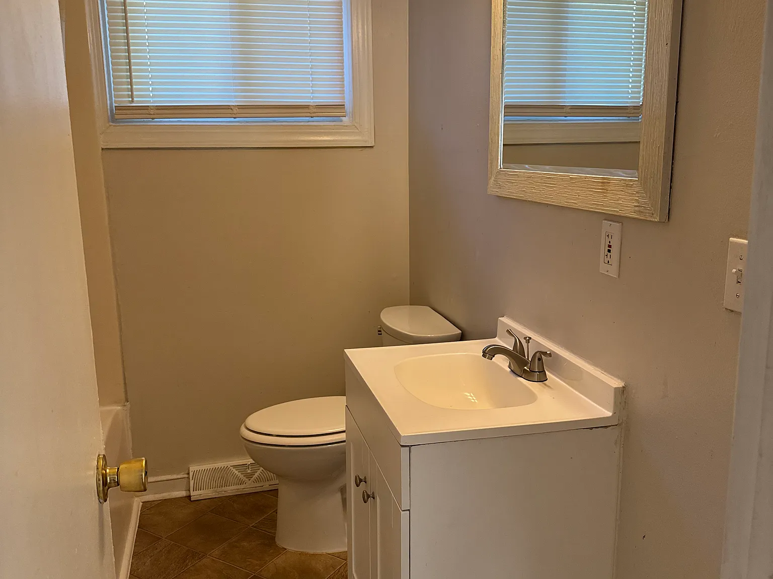 2105 Bishop St — Photo 3