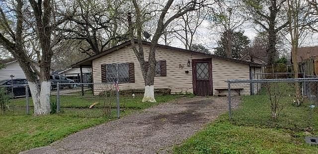 1st image of 1618 Charriton Dr