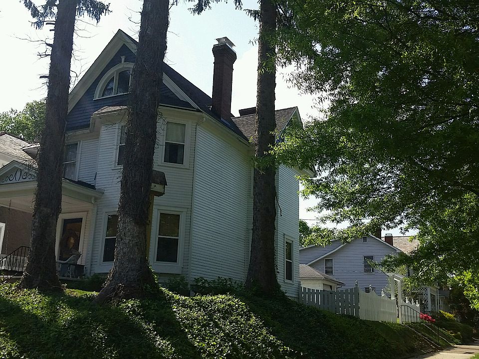 2nd image of 615 Washington St