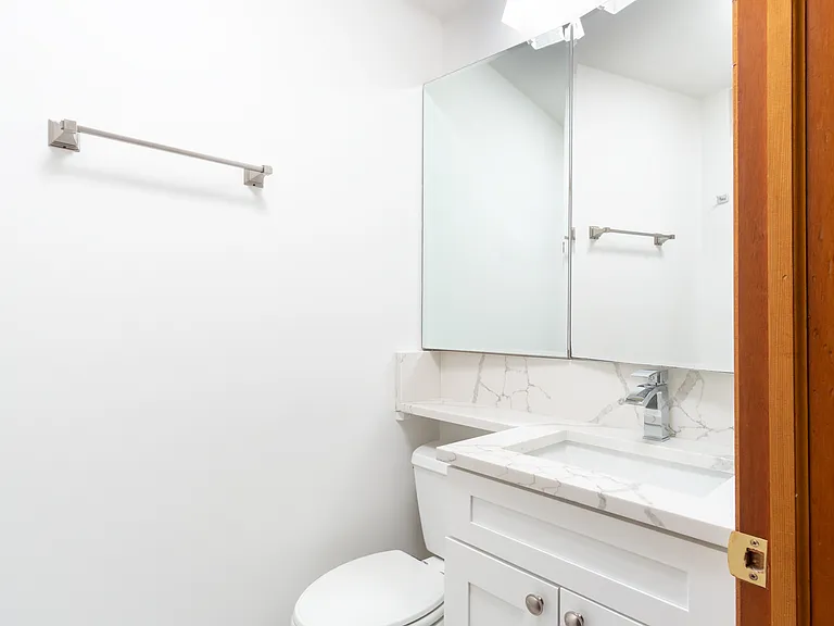 2nd Bathroom