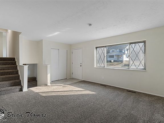 3rd image of 804 Carpenter St