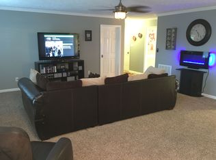 962 Domain Dr, Fayetteville, NC 28311