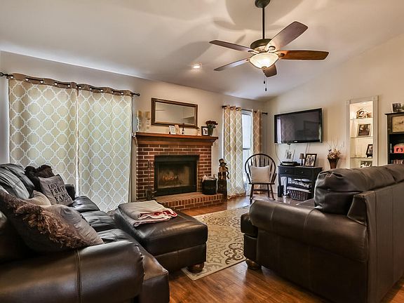 3rd image of 502 Matterhorn Dr