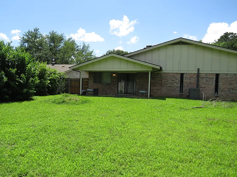 3308 Spring Valley Dr — Photo 35