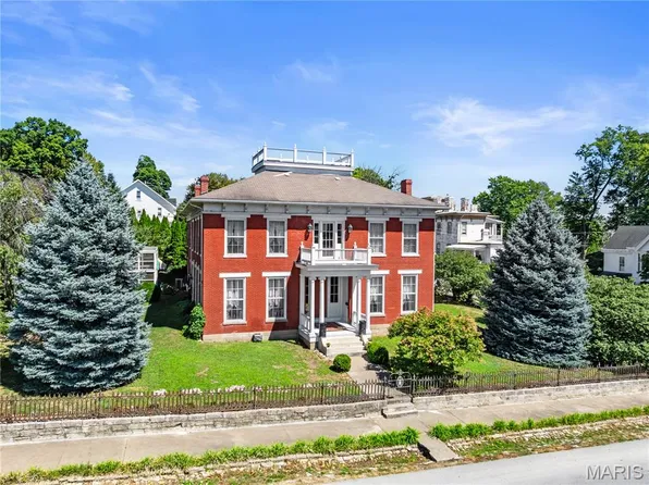 405 N 3rd St, Louisiana, MO 63353