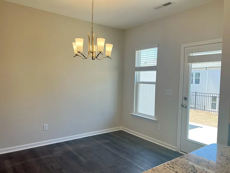 1502 Smoky Mountain St — Photo 6