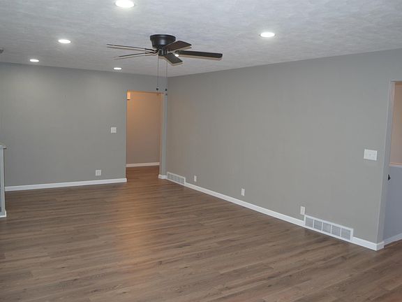 4th image of 321 W Madison St