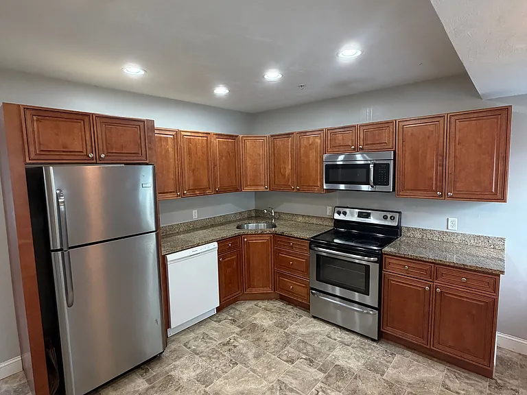 462 Fletcher St #5 — Photo 7