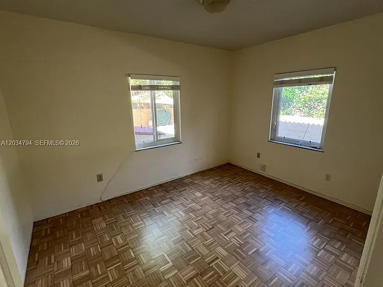 4427 SW 16th St — Photo 10