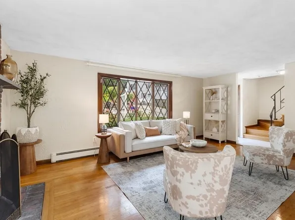 70 Crescent Ln, Malden, MA 02148