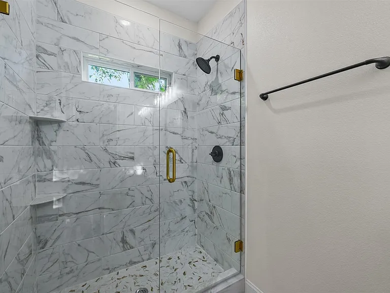 5804 Houghton Ave — Photo 13