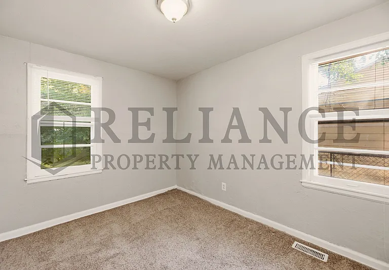 1126 S Silverdale Ct — Photo 34