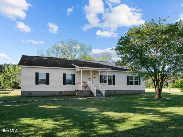 1160 Strickland Road, Walstonburg, NC 27888