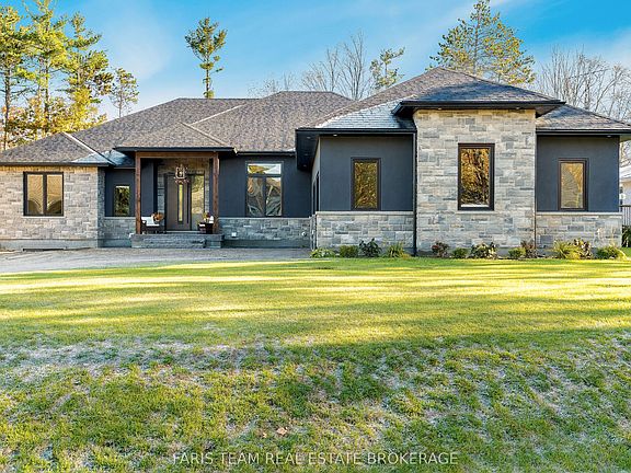 3rd image of 7 Reynolds Rd