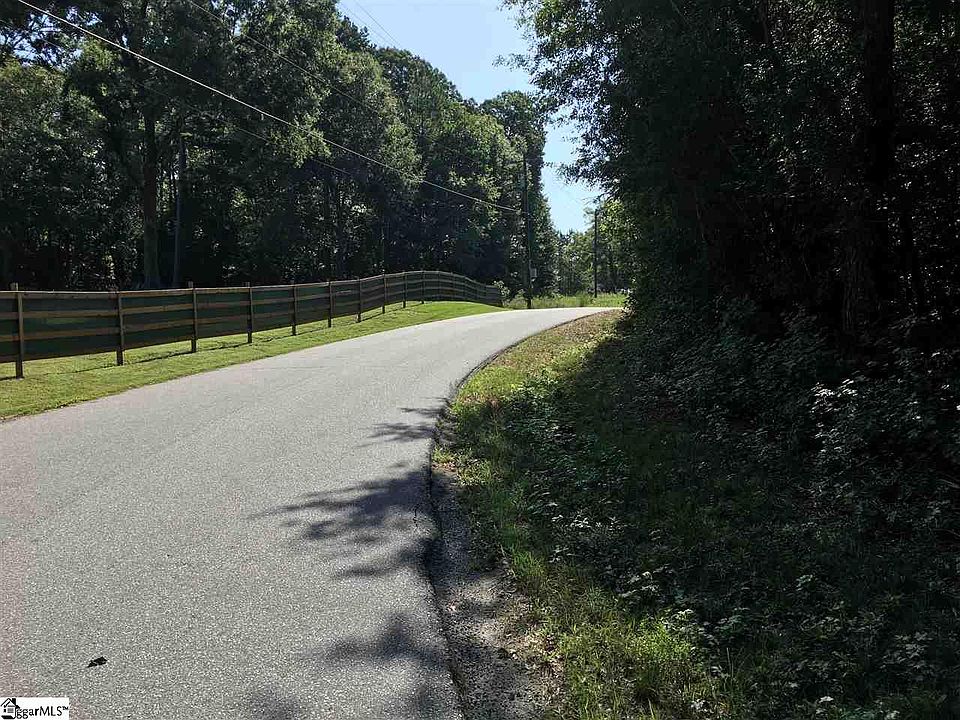 2nd image of Lakeview Dr