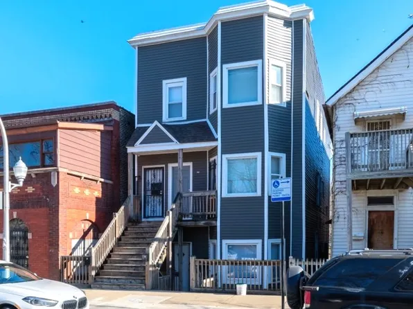 9235 S Brandon Ave, Chicago, IL 60617