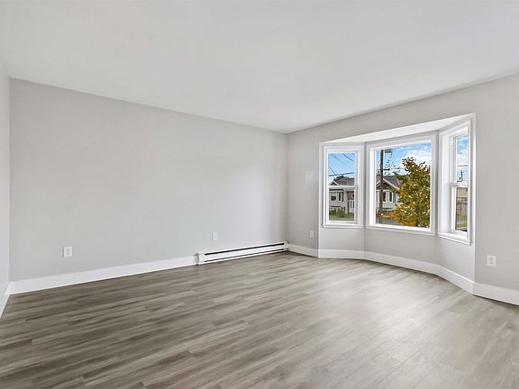 4th image of 9 Kohar Ct