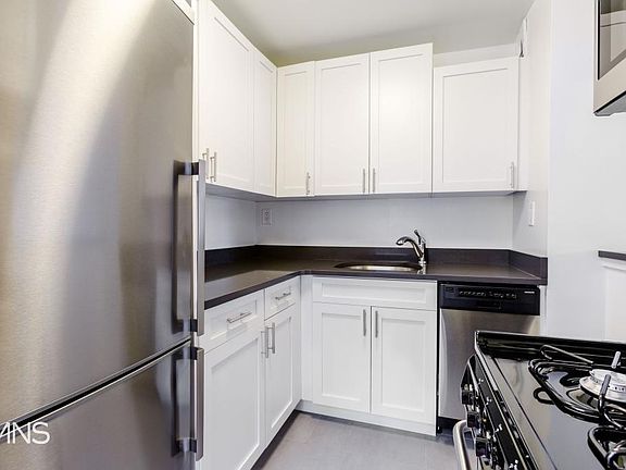 3rd image of 344 E 63rd St APT 6A