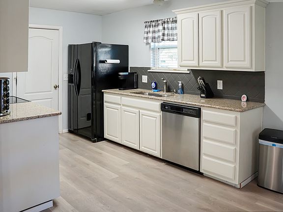 5th image of 2 Jo Ann Cir