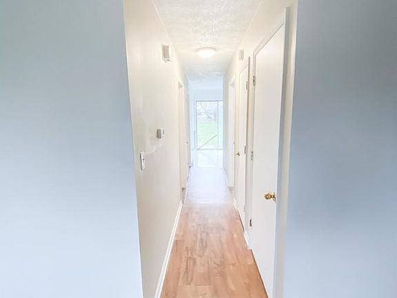 5th image of 3456 Lansdowne Dr #A