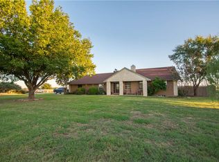 324 E Vaughn Rd, Cleburne, TX 76031