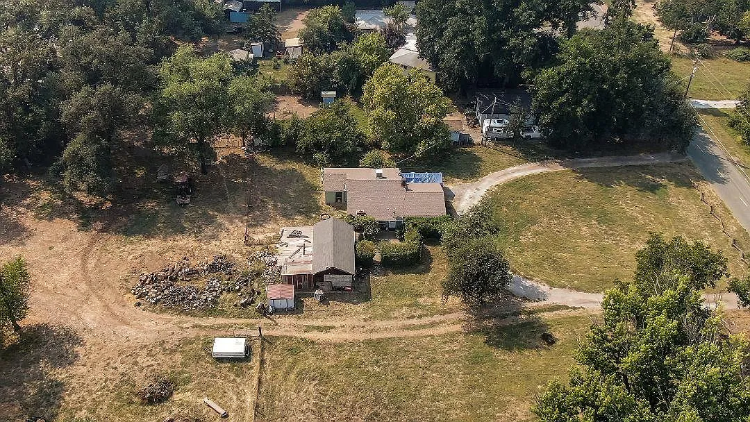 5541 Riverland Dr photo 1