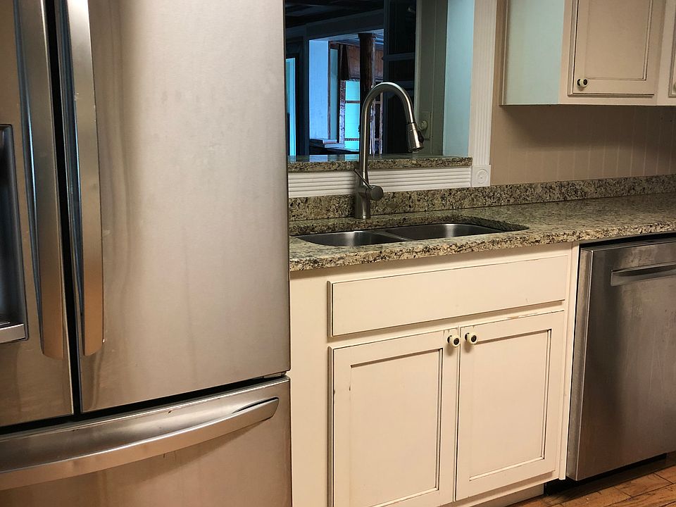 Kitchen passthru to dining