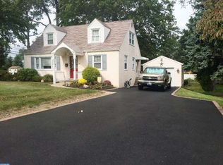 750 Cherry Ln, Southampton, PA 18966
