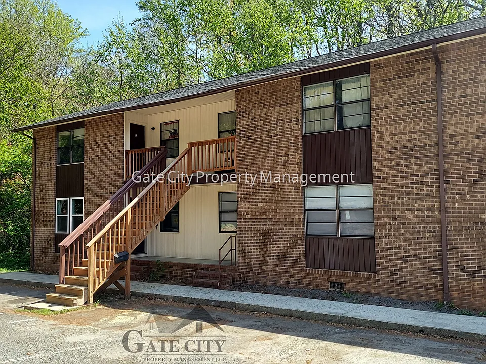 427 S Main St #9