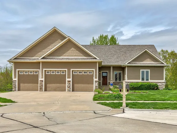 4124 141st St, Urbandale, IA 50323