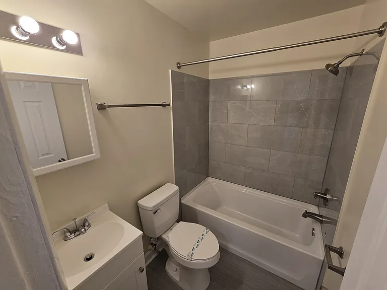 1814 Williamsburg Rd #10 — Photo 16