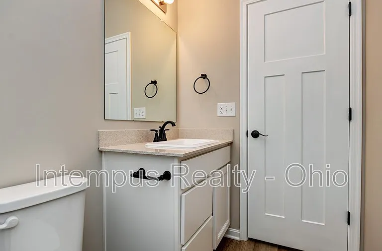 1003 Beehive Grv — Photo 14