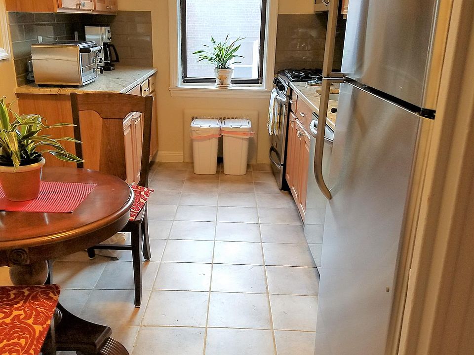 2nd image of 6035 Kennedy Blvd E APT B6