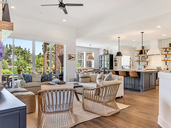 5th image of 452 Diamond Ln